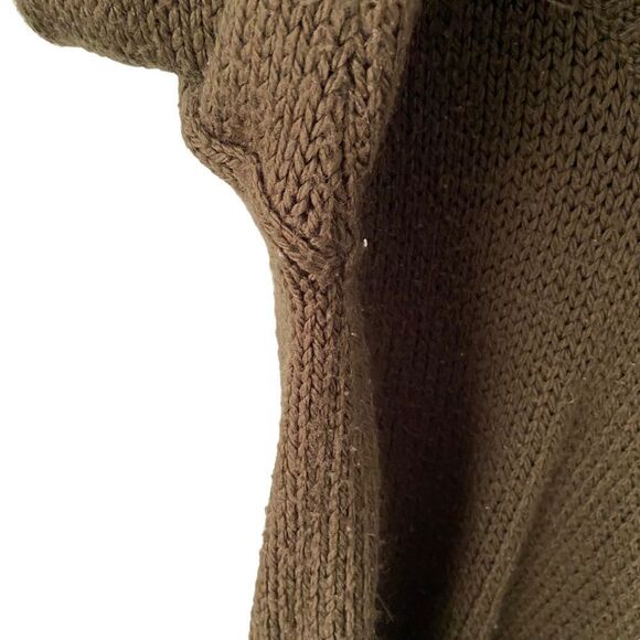 PINK Victoria's Secret V-neck Green Knit Sweater Pullover in Size Medium - Picture 4 of 6